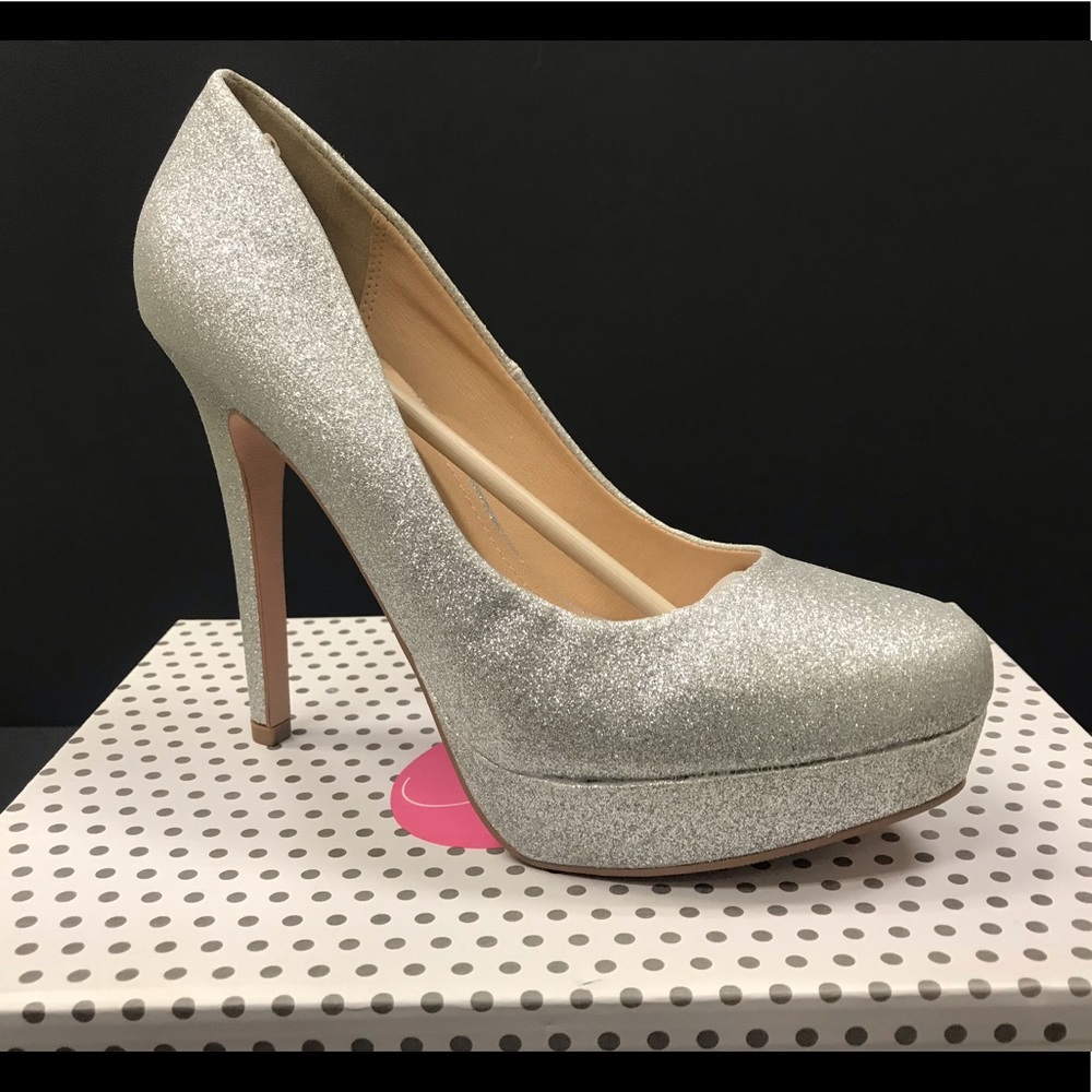 NWT Silver Glitter 5” Heels